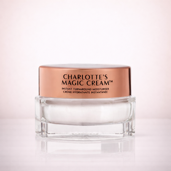 Charlotte Tilbury Magic Cream with Hyaluronic Acid - Travel Size Hydrating Face Moisturizer for Dry Skin - Anti-Aging Cream with Vitamins C & E, Peptides to Smooth, Firm for Perfect Makeup Base (15ml)