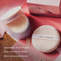 Thumbnail for Image 3 of Laura Mercier Translucent Loose Talc-Free Setting Powder Ultra-Blur