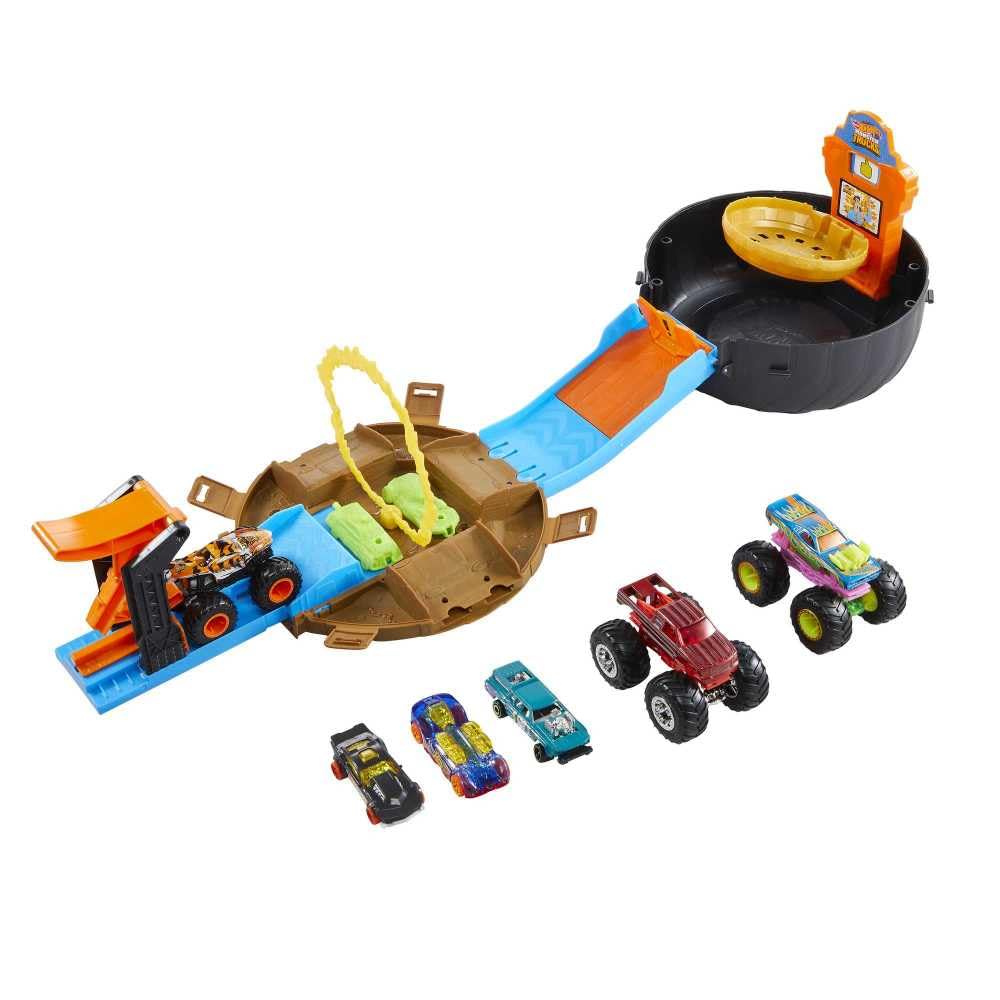 Hot Wheels Monster Trucks Stunt Tire Bundle, Ages 4+