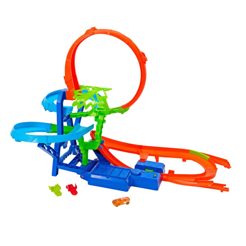 Hot Wheels Stunt Track Mid-Air Crash & 1:64 Scale Die-Cast Toy Car