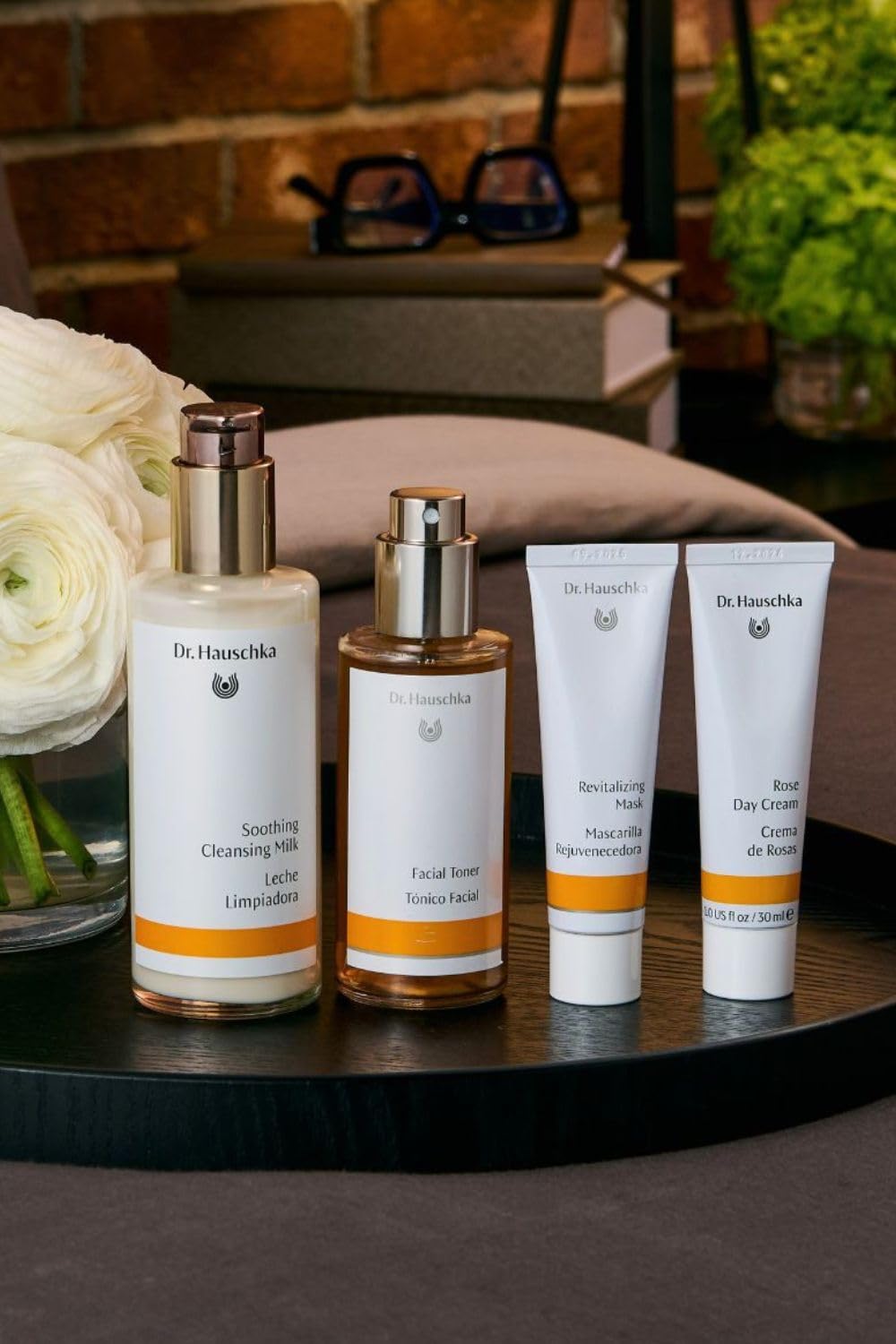 Dr. Hauschka Rose Day Cream, Daily Moisturizer, 1.0 US fl oz, For Dry, Sensitive, Red Skin, With Shea Butter & Avocado Oil