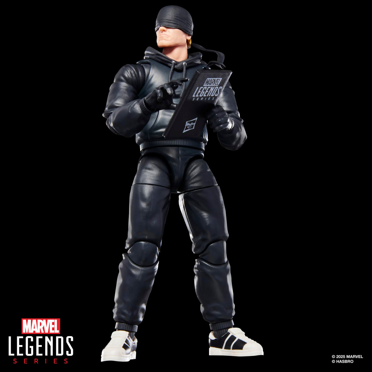 Marvel Legends Series Daredevil, The Man Without Fear Comics-Inspired Collectible 6-Inch Scale Action Figure with Character-Sized Comic Accessory