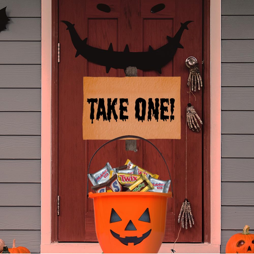 SNICKERS, TWIX, MILKY WAY & 3 MUSKETEERS Halloween Candy Mini Chocolate Variety Pack, Halloween Snack for Party Favors, Trick or Treat and More 70 Ct