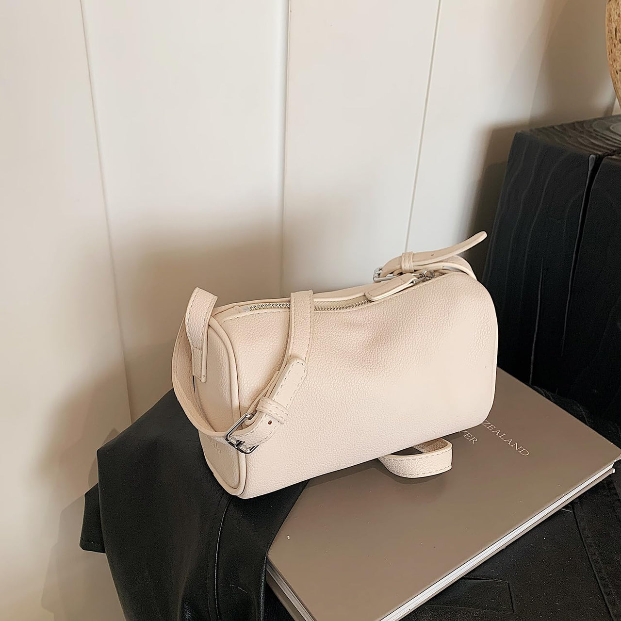 Covelin Small Women's Shoulder Bag - Minimalist & Stylish Top-Handbag with Lychee Leather Beige