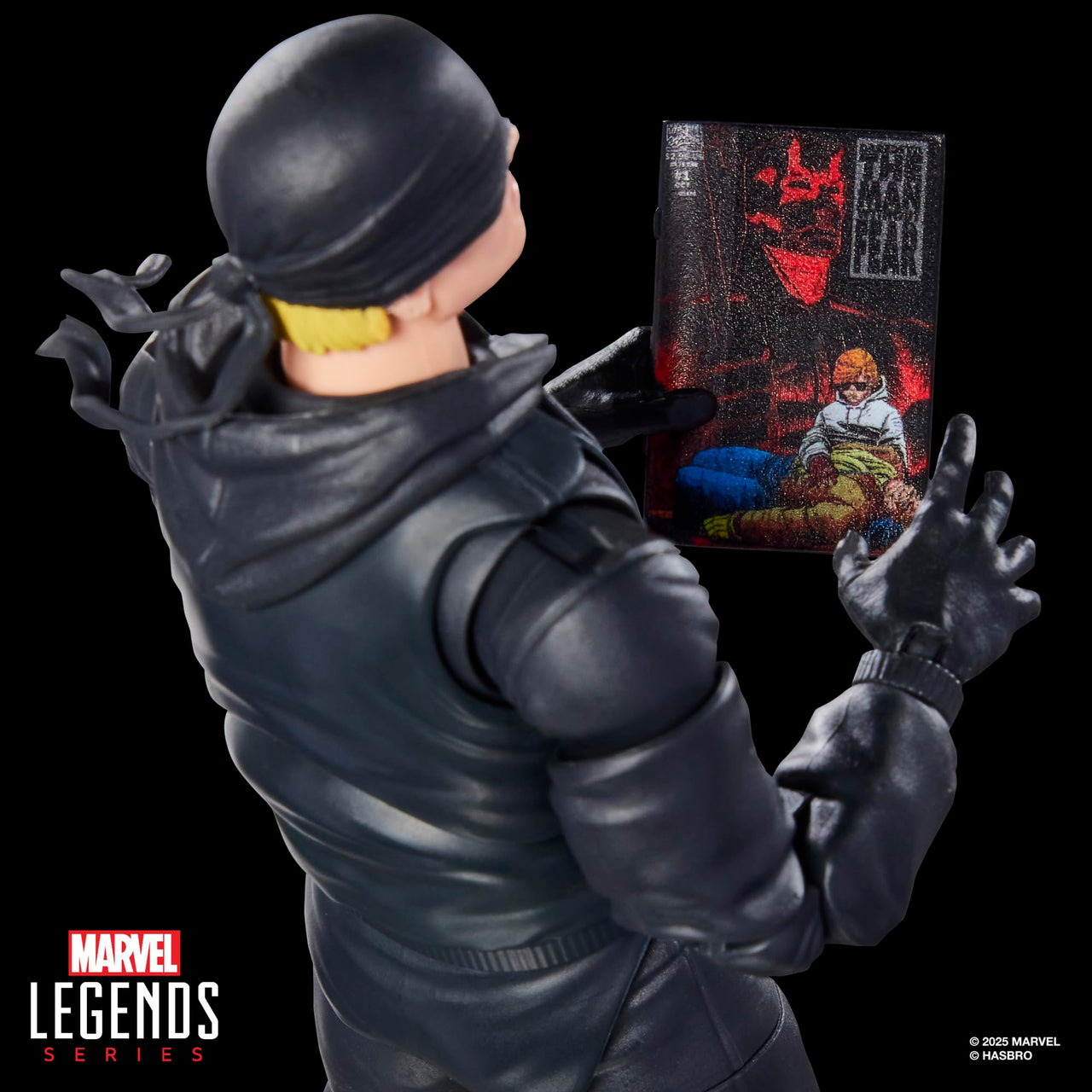 Marvel Legends Series Daredevil, The Man Without Fear Comics-Inspired Collectible 6-Inch Scale Action Figure with Character-Sized Comic Accessory