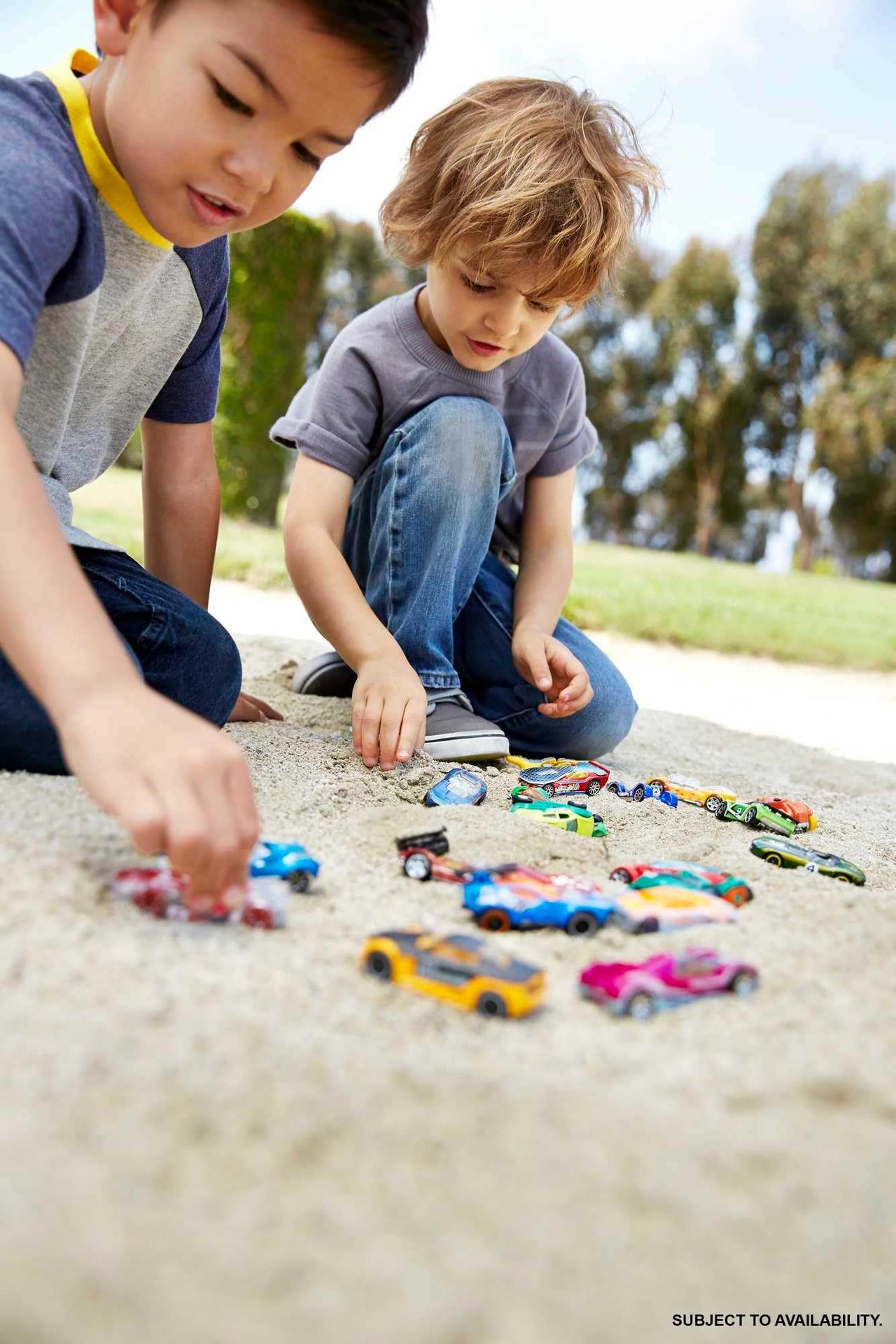 Hot Wheels Toy Cars & Trucks 20-Pack, Set of 20 1:64 Scale Vehicles for Play or Display, Instant Collection (Styles May Vary)