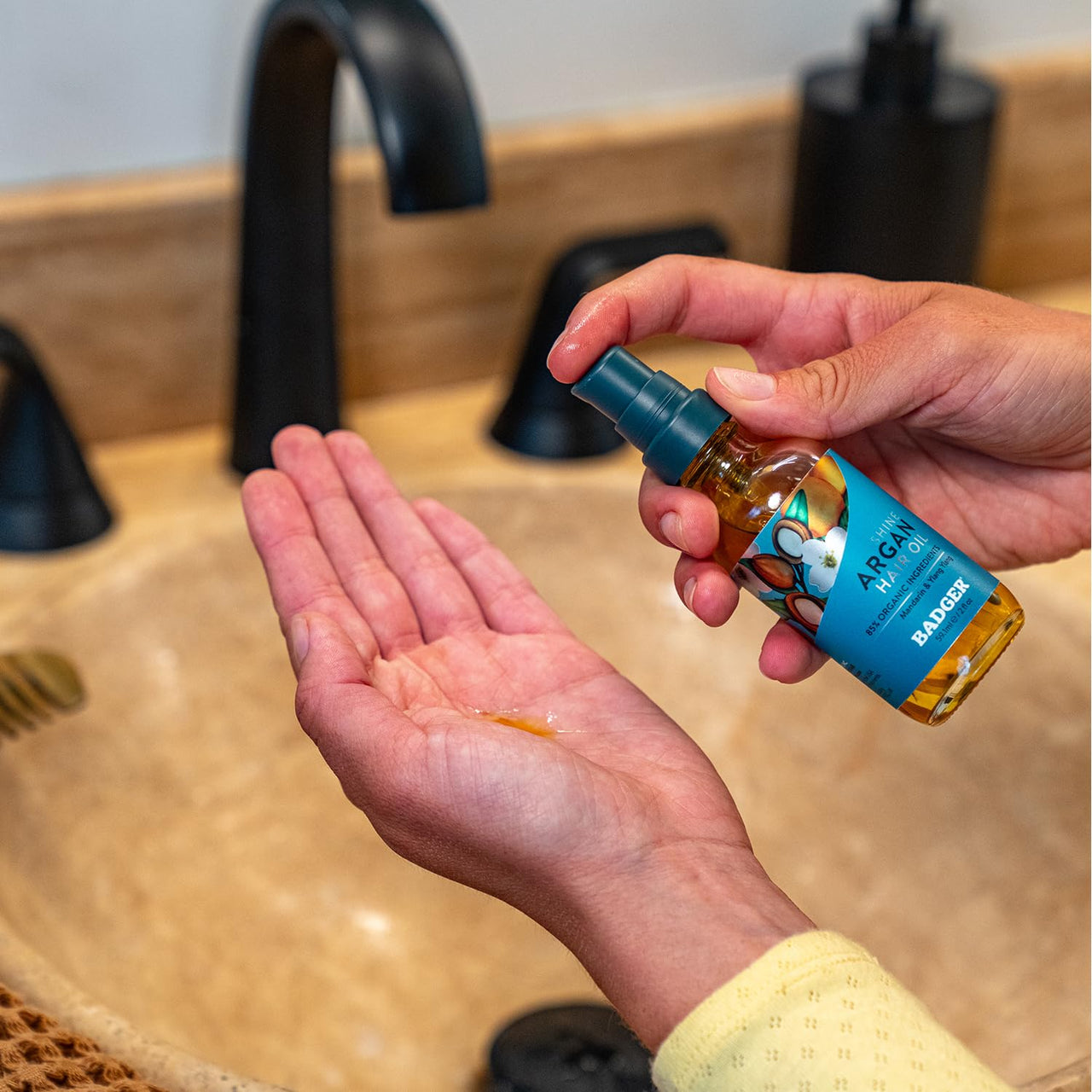 Badger Organic Argan Hair Oil, Ultra Light Dry Hair Oil for a Healthy Shine, Organic Abyssinian Oil, Moroccan Argan Oil & Coconut Oil Protect & Repair Hair, 2 fl oz Glass Bottle