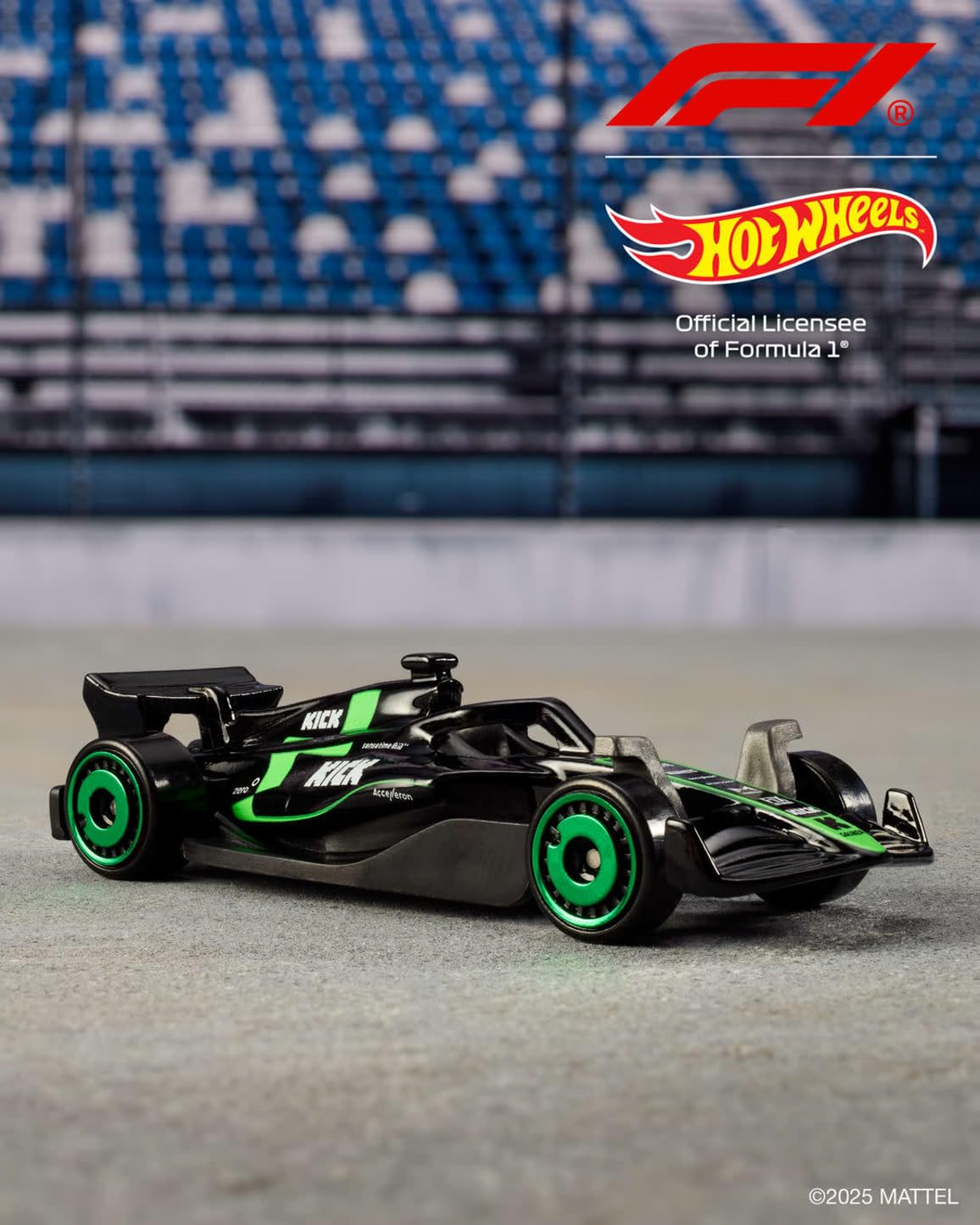 Hot Wheels Toy Cars Formula 1 5-Pack, Set of 5 1:64 Scale Die-Cast Vehicles Featuring F1 Racing Team Decos, Collectible Race Cars