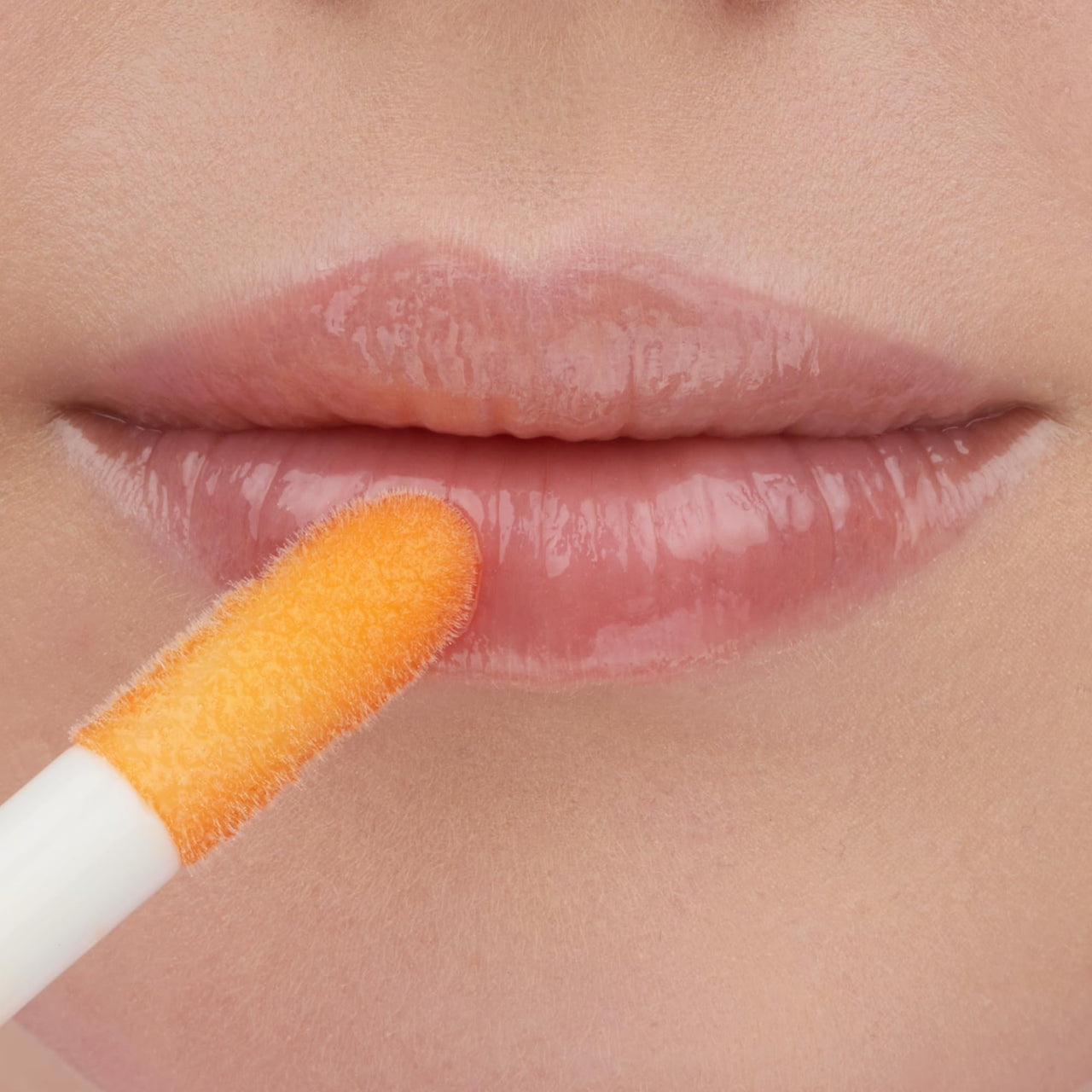 essence | Hydra Kiss Lip Oil | Vegan & Cruelty Free (02 | Honey, Honey!)