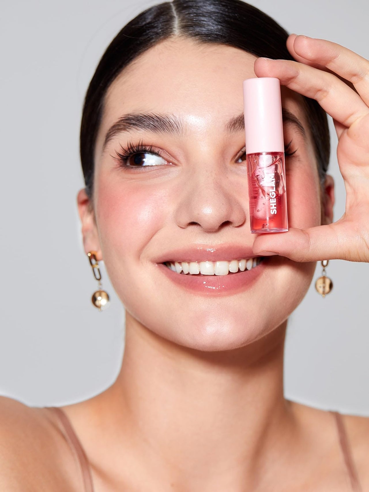 SHEGLAM Jelly Wow Hydrating Non-Sticky Lip Oil Moisturizing Plumping Lip Gloss - Berry Involved