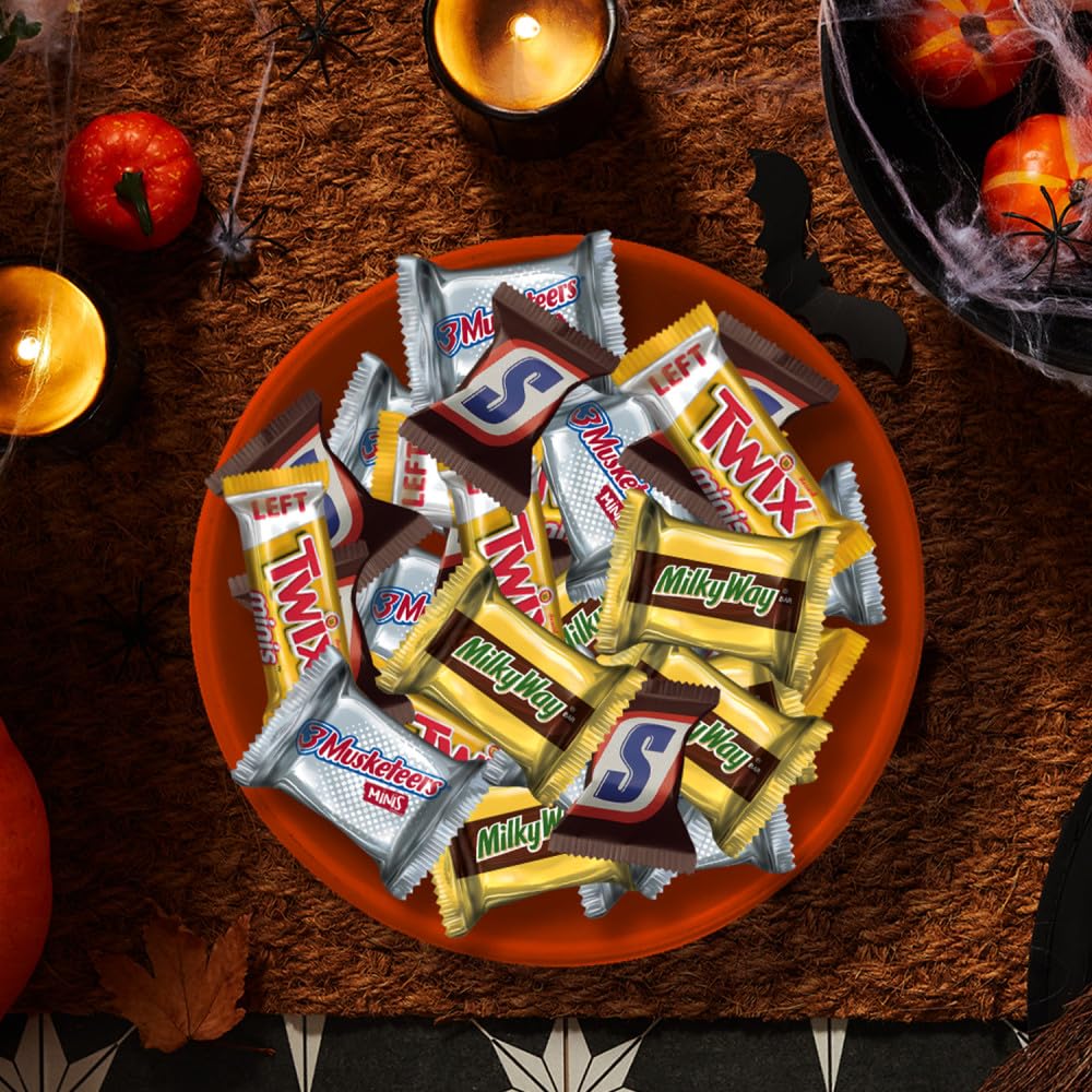SNICKERS, TWIX, MILKY WAY & 3 MUSKETEERS Halloween Candy Mini Chocolate Variety Pack, Halloween Snack for Party Favors, Trick or Treat and More 70 Ct