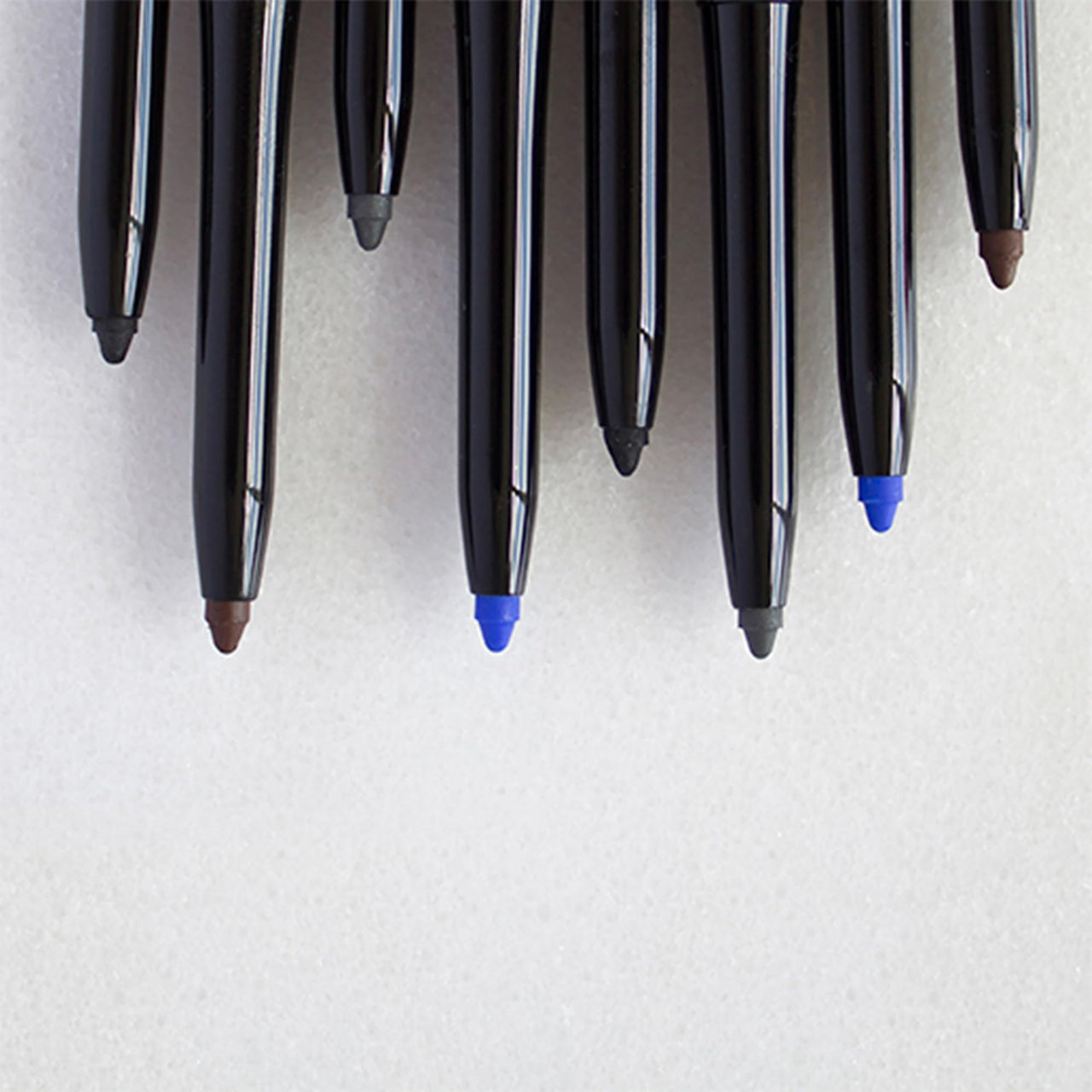 IDUN Minerals Creamy Eyeliner - Precision Pen for Flawless Eye Looks - Skin Nourishing Mineral Formula - Fine Tipped Point and Angled Smudging Tool for Sharp or Smoky Designs - 105 Hav - 0.012 oz