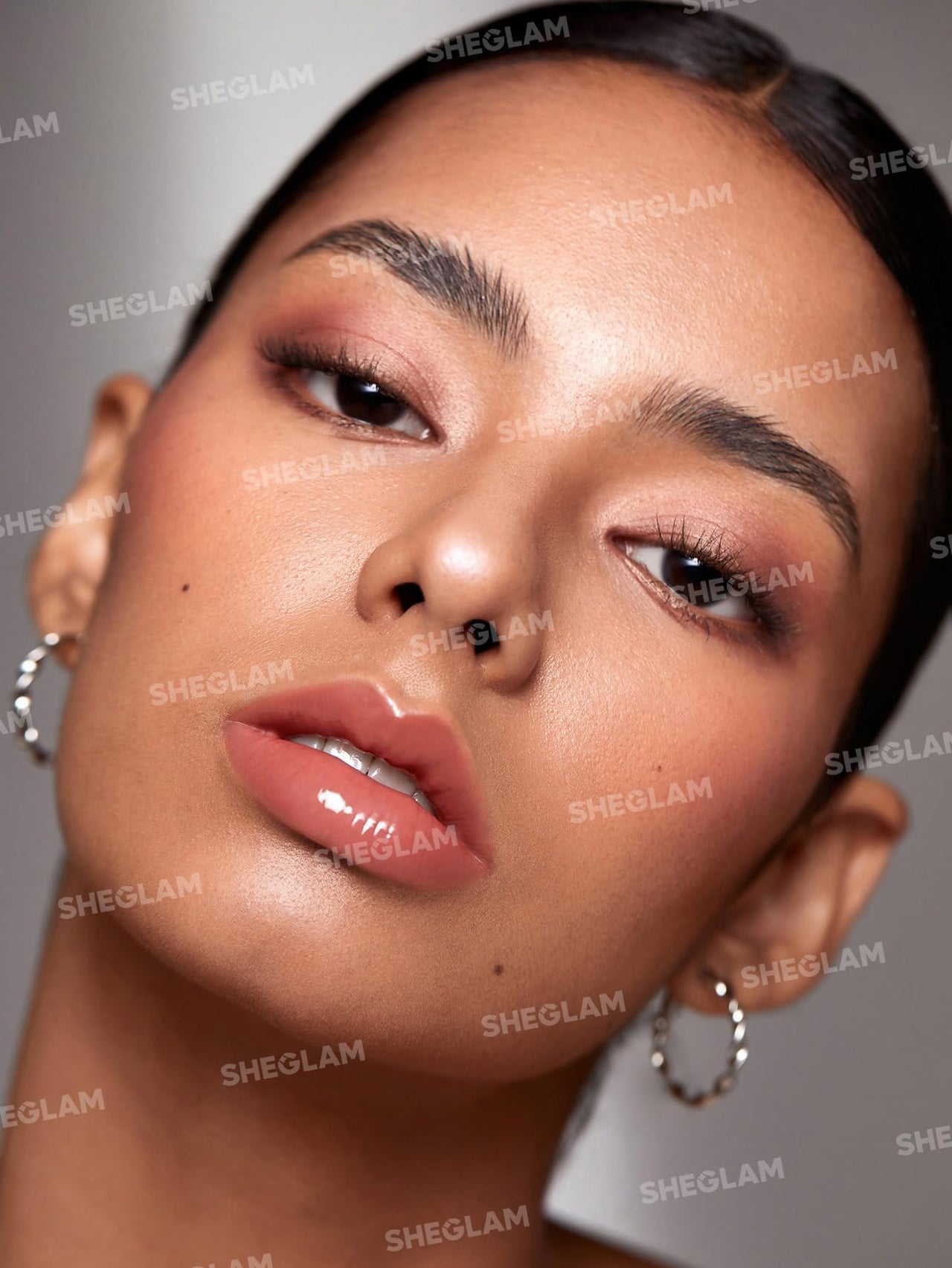 SHEGLAM Glaze Daze Lip Gloss Shiny Tinted Lip Gloss High Gloss Finish Plumping Lip Care Nourishing Not Easy to Fade Liquid Lip Cosmetics-Rose Tea