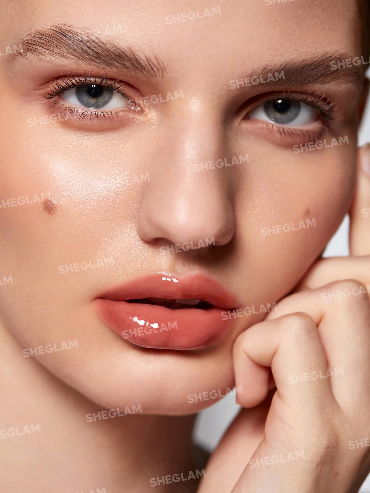 SHEGLAM Glaze Daze Lip Gloss Shiny Tinted Lip Gloss High Gloss Finish Plumping Lip Care Nourishing Not Easy to Fade Liquid Lip Cosmetics-Rose Tea