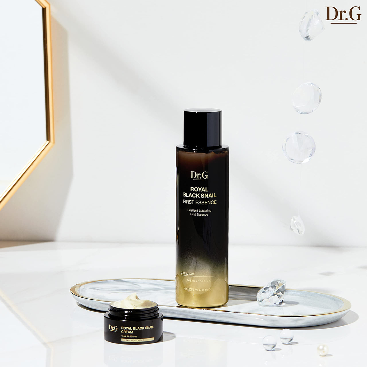 Dr.G Royal Black Snail Mucin Essence, 165ml - Korean Essence Skincare, Korean Skin Care Moisturizer, Snail Mucin Moisturizer, Snail Mucin Serum, Snail Serum, Korean Moisturizer for Dry Skin, Kbeauty