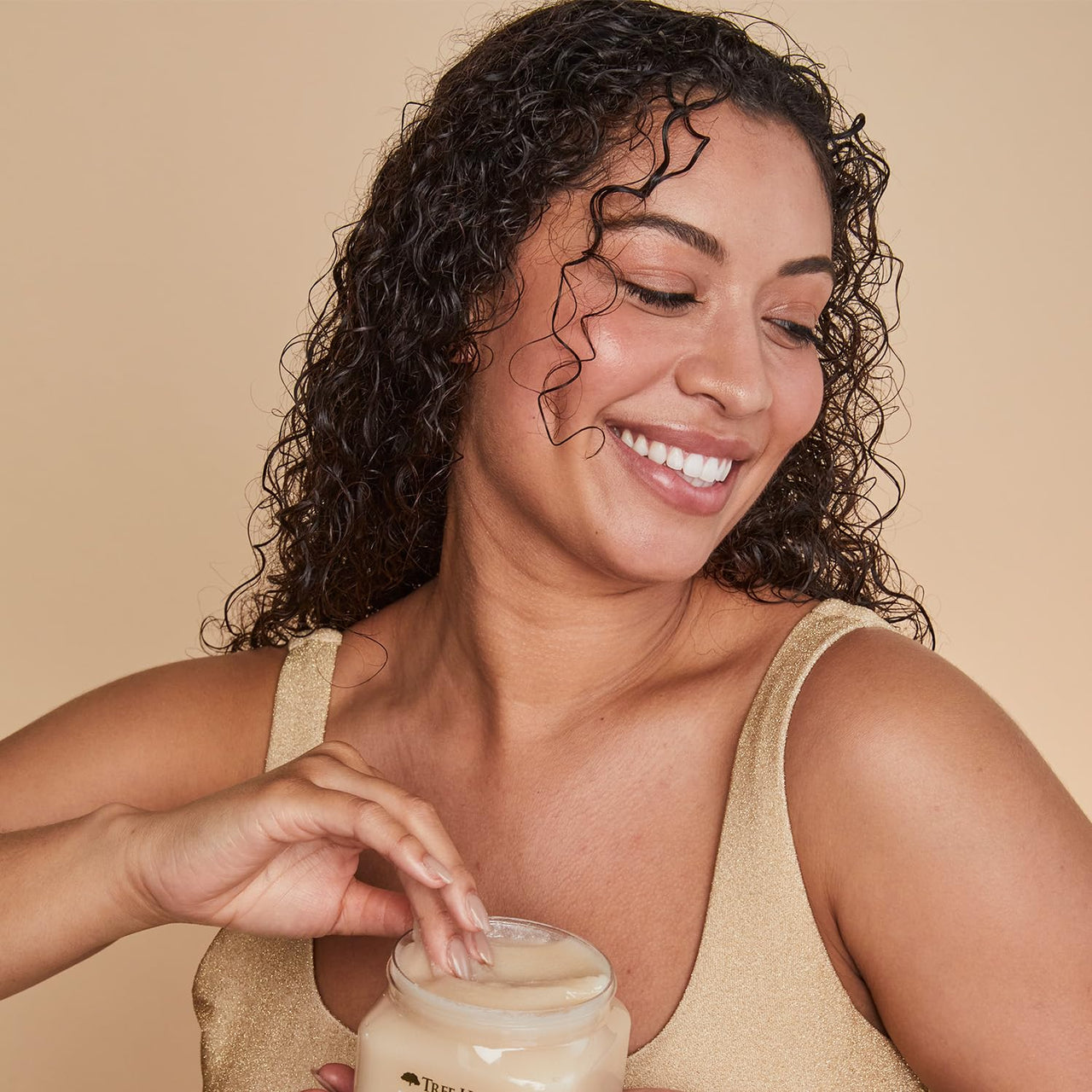 Tree Hut Vanilla Shea Sugar Exfoliating & Hydrating Body Scrub, 18 oz