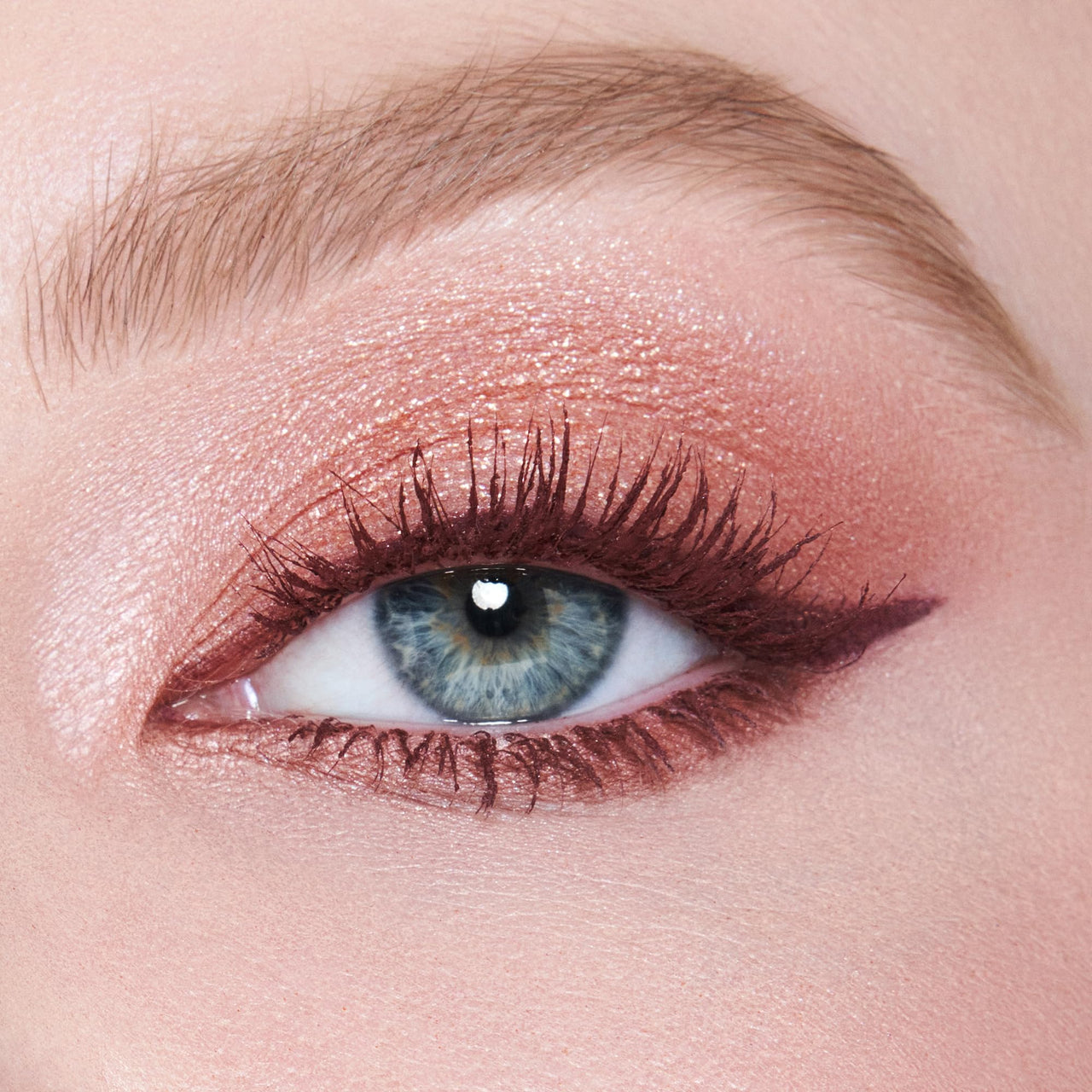 Charlotte Tilbury Luxury Palette Eyeshadow - Shimmer, Metallic & Satin Matte Eyeshadow Quad with a Rich Powder Formula - Includes 4 Complementary Shades - Pillow Talk Dreams