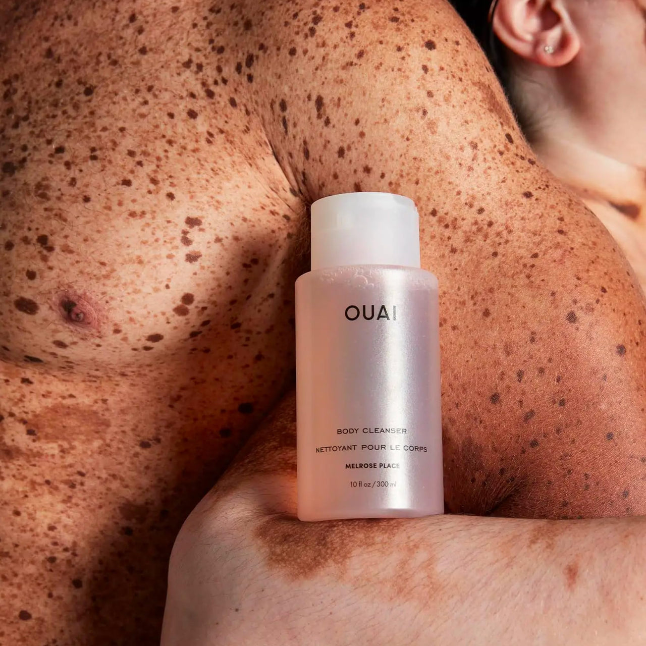 OUAI Body Cleanser, Melrose Place - Foaming Body Wash with Jojoba Oil and Rosehip Oil to Hydrate, Nurture, Balance and Soften Skin - Paraben, Phthalate and Sulfate Free Skin Care Products (10 Fl Oz)