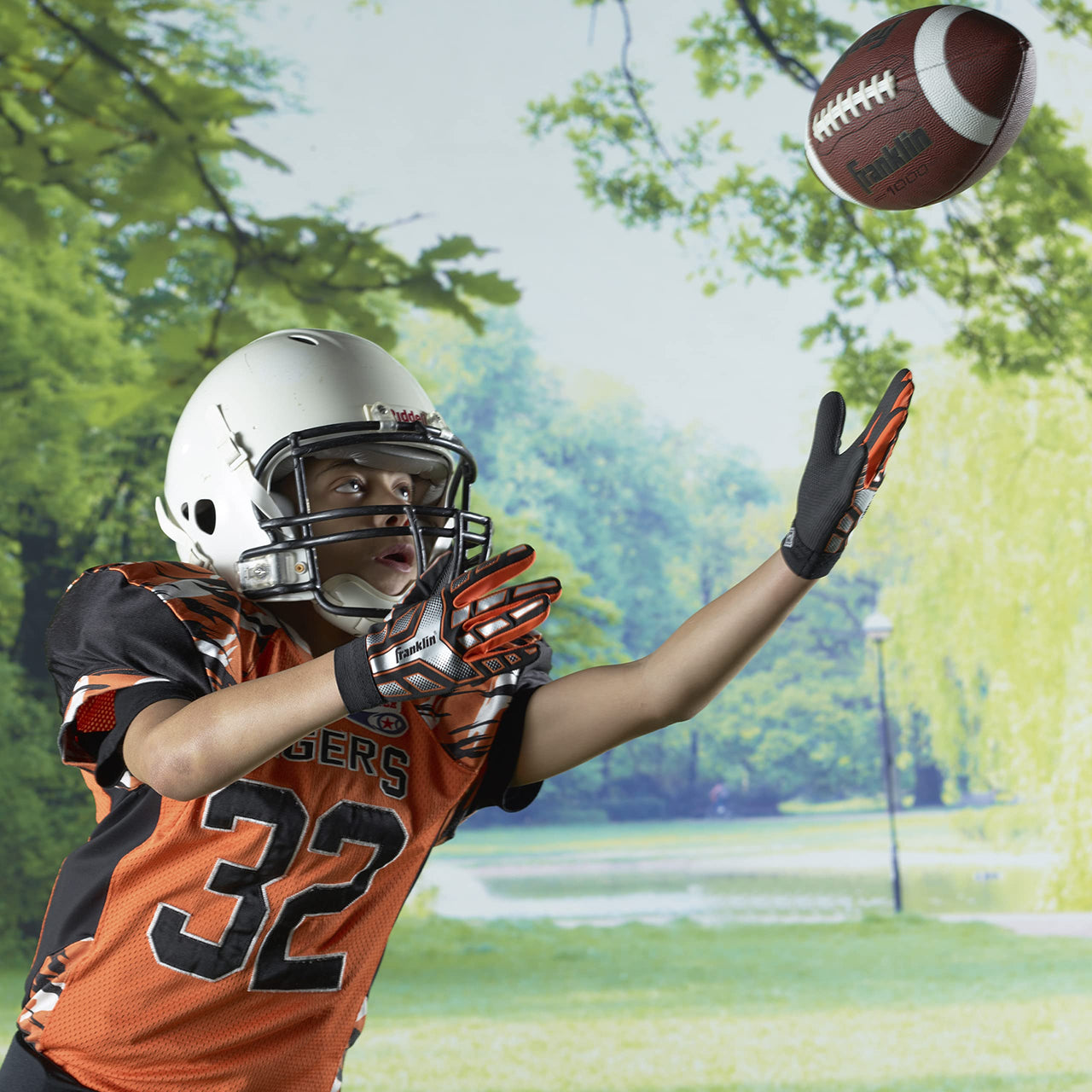 Franklin Sports Youth Football - 1000 Junior Kids Football - Synthetic Leather Youth Junior Ball for Kids - Outdoor All-Weather Construction - Extra Grip - 1 Pack - Brown + White