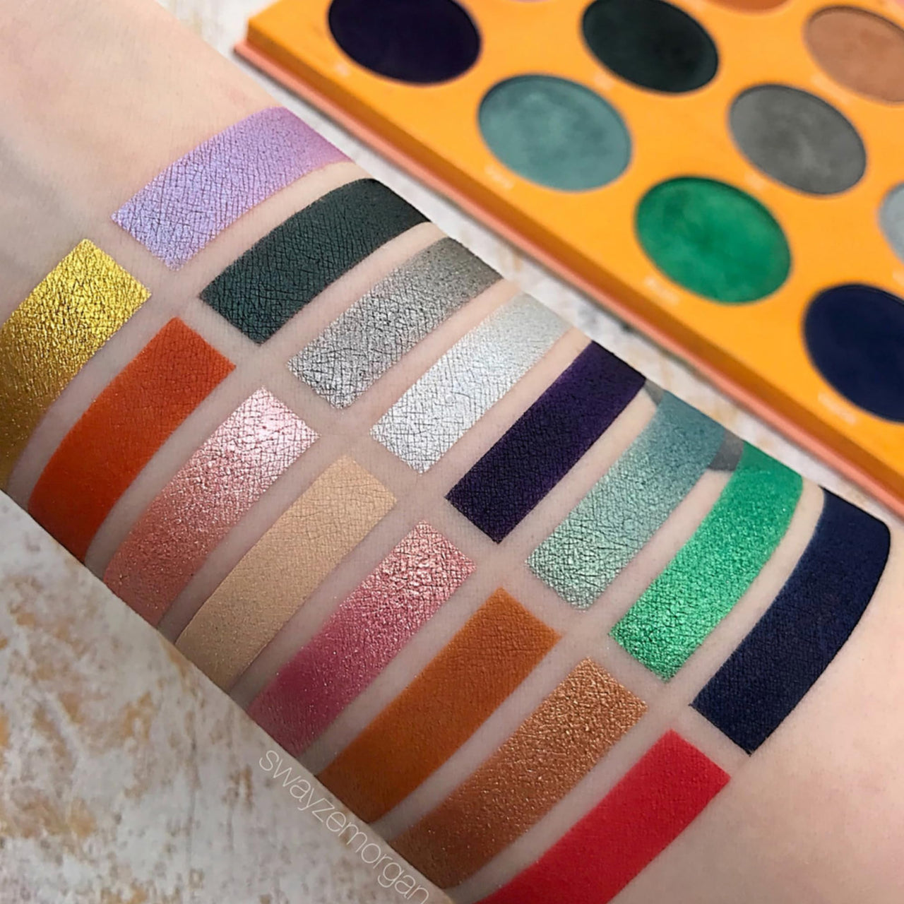 Juvia's Place Palette The Magic Mini - Bright and Bold Red, Shades of 16, Professional Eye Makeup, Pigmented Palette, Makeup Palette for Eye Color & Shine