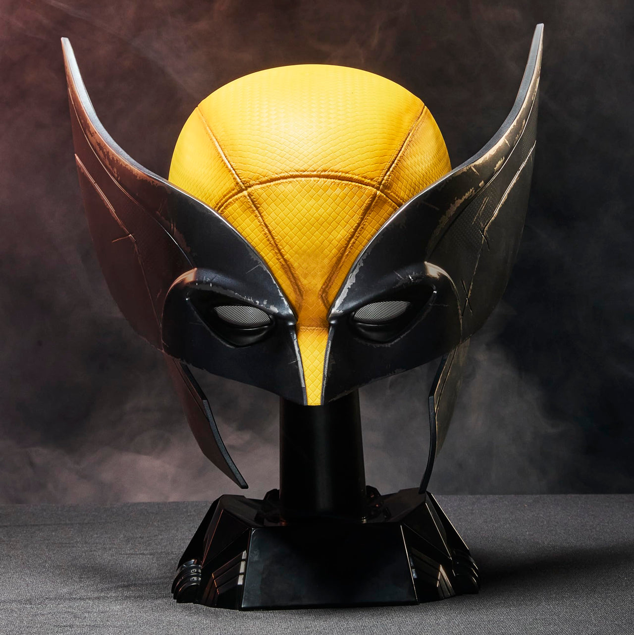 Marvel Legends Series Wolverine Premium Roleplay Mask, Movie Gear Collectibles for Adults