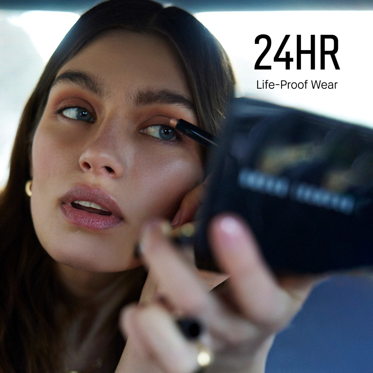 Bobbi Brown Long-Wear Cream Shadow Stick | 24-Hour Eyeshadow Stick | High-Pigment, Buildable Shades with Three Finishes, 0.05 Ounce, Cinnamon