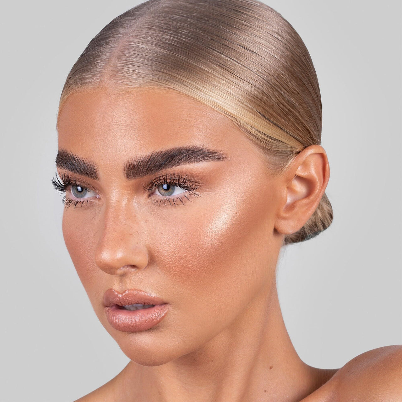 REFY Brow Pencil Medium