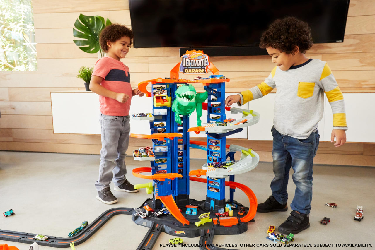 Hot Wheels Ultimate Garage Track Playset & 2 1:64 Scale Toy Cars
