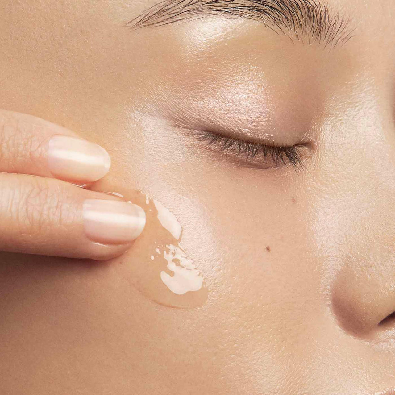 Clarins Lotus Face Oil Treatment | Hydrates, Tones and Balances Skin | Visibly Tightens Pores | Minimizes Fine Lines |Skin Is Immediately Velvety*|100% Natural Plant Extracts |Oily To Combination Skin