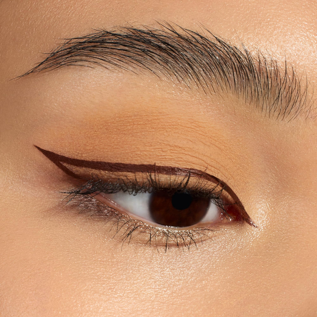 essence | Lash Princess Liner Brown | Smudge Proof, Matte Eyeliner with Ultra-Fine Brush Tip | Vegan & Cruelty Free
