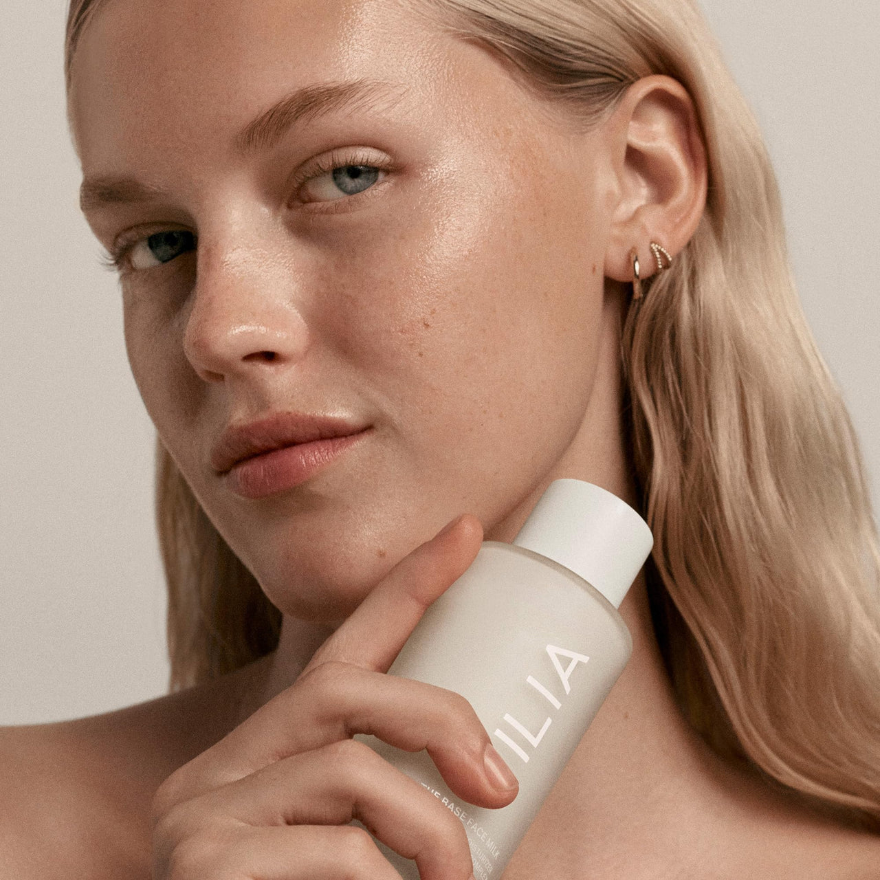 ILIA - The Base Face Milk Essence + Lightweight, Layerable Moisturizer | Hydrate, Smooth, Soothe, Strengthen | Non-Toxic, Vegan, Cruelty-Free, Clean Makeup (Full Size, 3.4 fl oz | 100 ml)