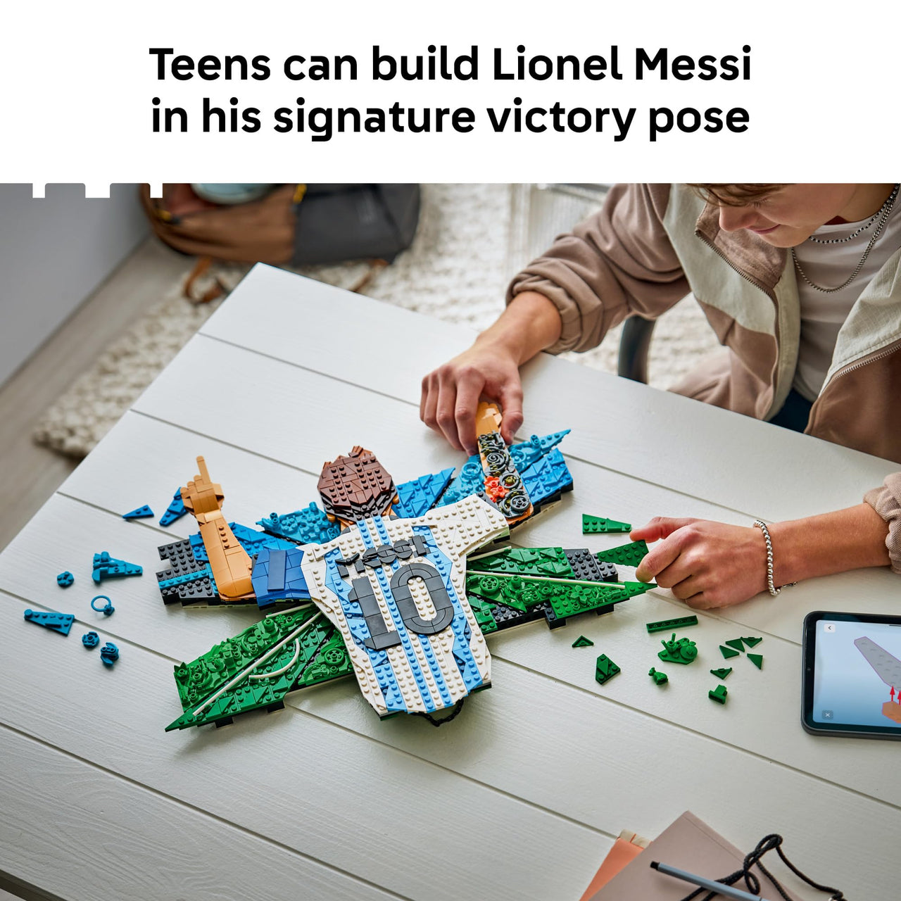 LEGO Editions Lionel Messi – Celebration - Building Set for Boys & Girls, Ages 14+ - Collectible Soccer Gift for Fans - Kids Bedroom or Shelf Decor - 43018