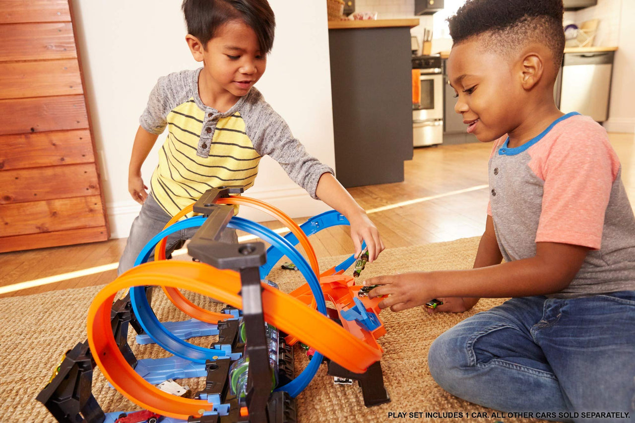 Hot Wheels Track Set and Toy Car, Large-Scale Motorized Track with 3 Corkscrew Loops, 3 Crash Zones and Toy Storage (Amazon Exclusive)