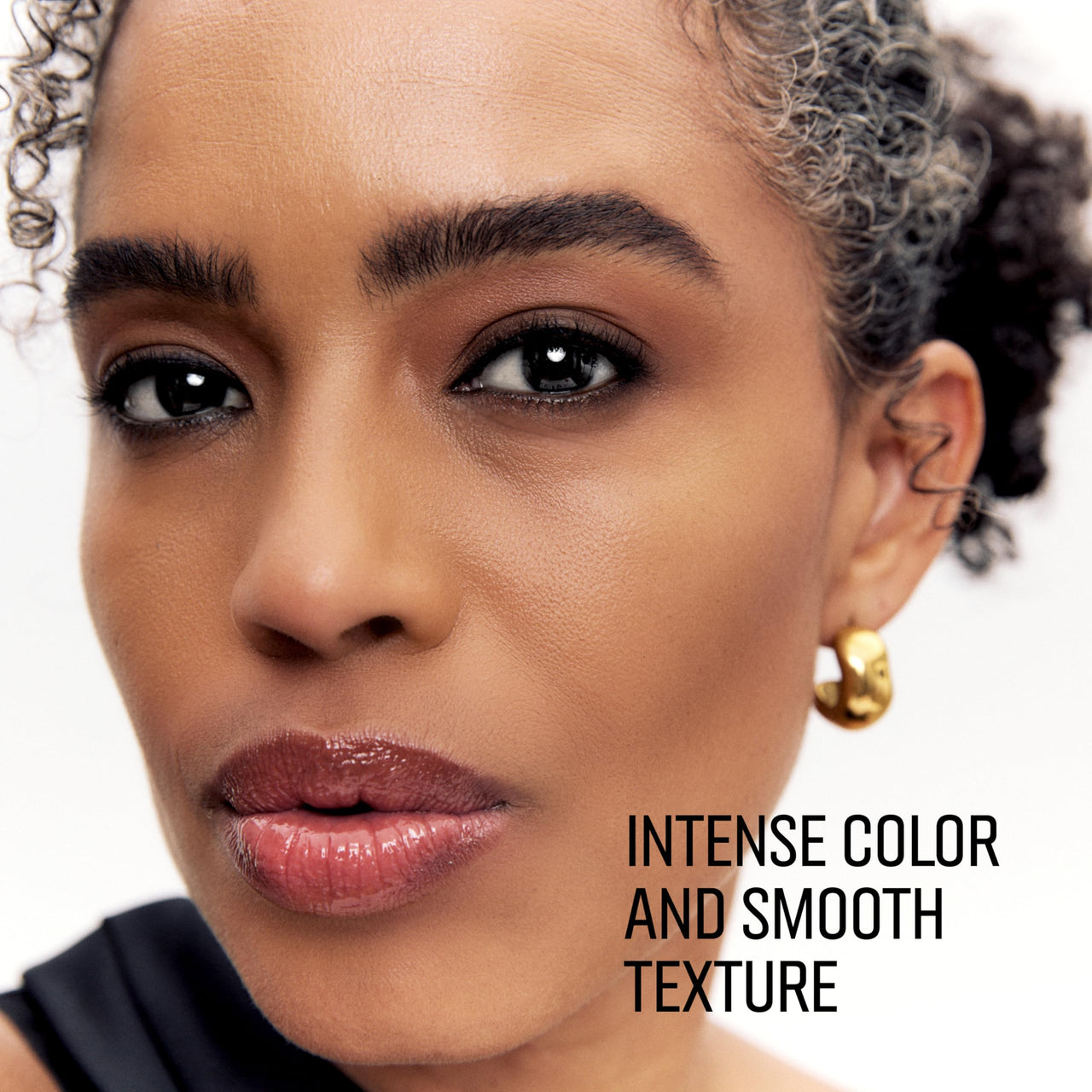 Bobbi Brown Perfectly Defined Gel Eyeliner | Richly Pigmented Color and Creamy Precision Lining, 0.012 Ounce, Pitch Black