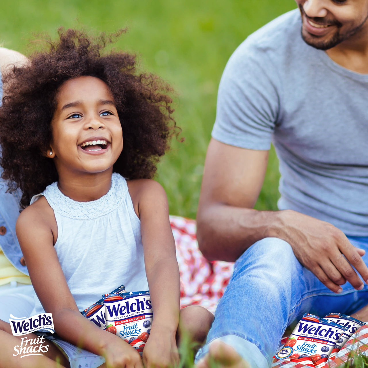 Welch's Fruit Snacks, Red, White & Blueberry, Great Snack for Summer Celebrations, Bulk Pack, Variety Pack, Individual Single Serve Bags, 0.5 Ounces (Pack of 26)