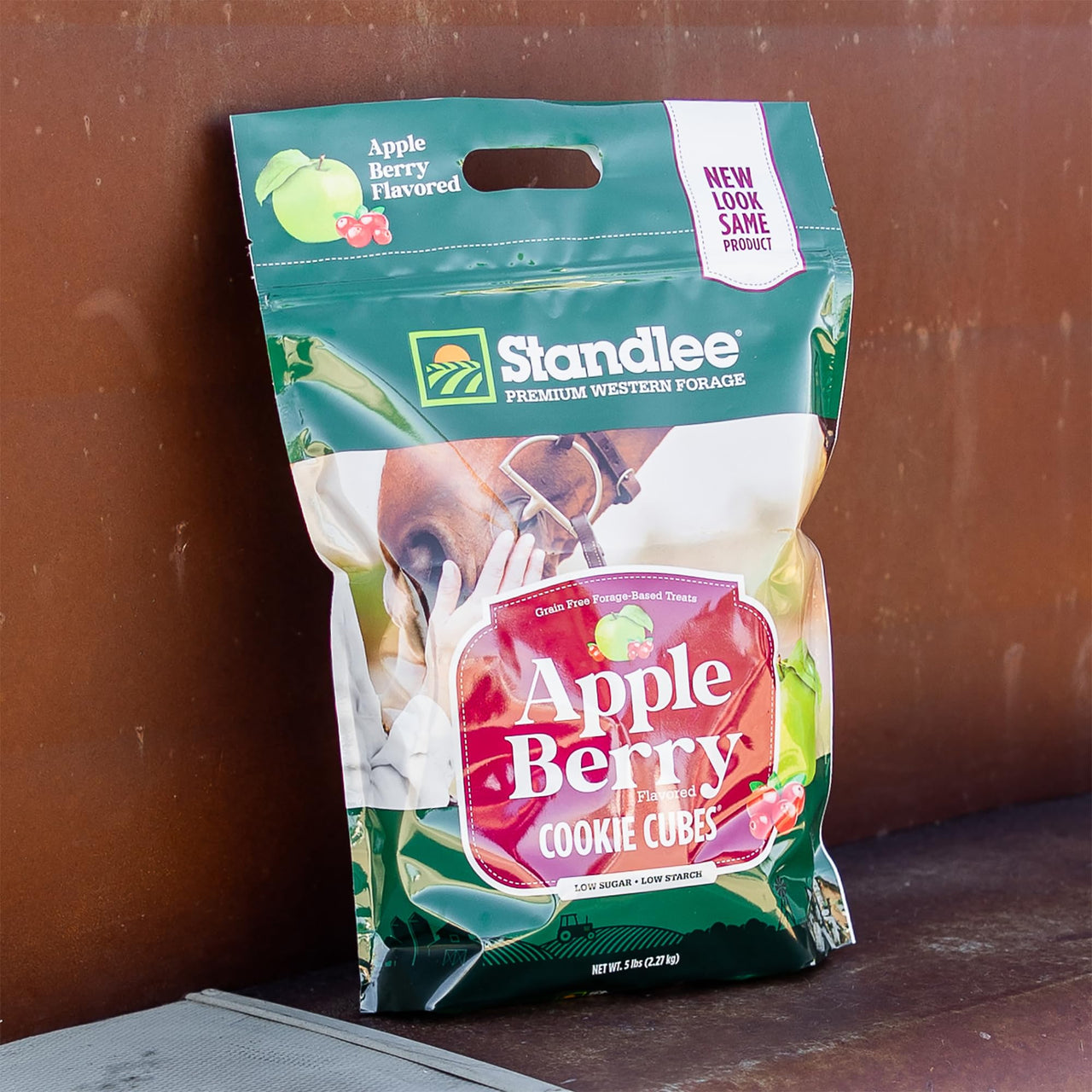 Standlee Apple Berry Cookie Cubes, Forage Based Horse Treat, 5lb