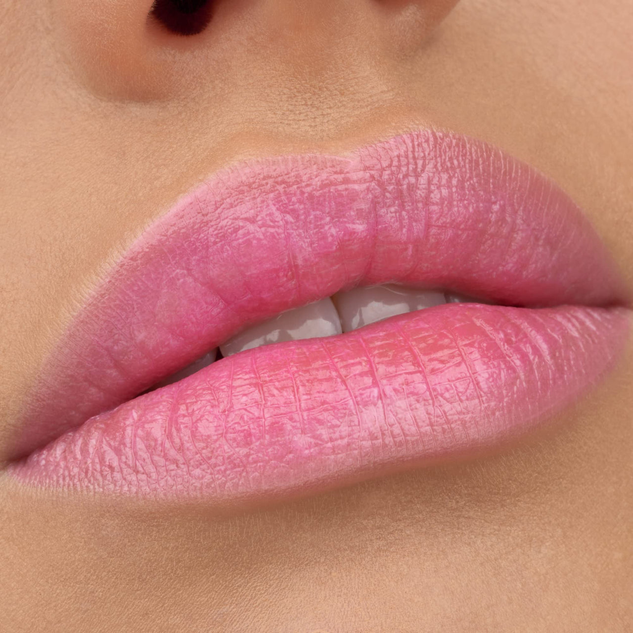 essence | Space Glow Color Changing Lipstick | pH Reactive Personalized Pink for all Skin Tones | Soft Tint & Subtle Shimmer Effect | Vegan & Cruelty Free | Gluten & Paraben Free