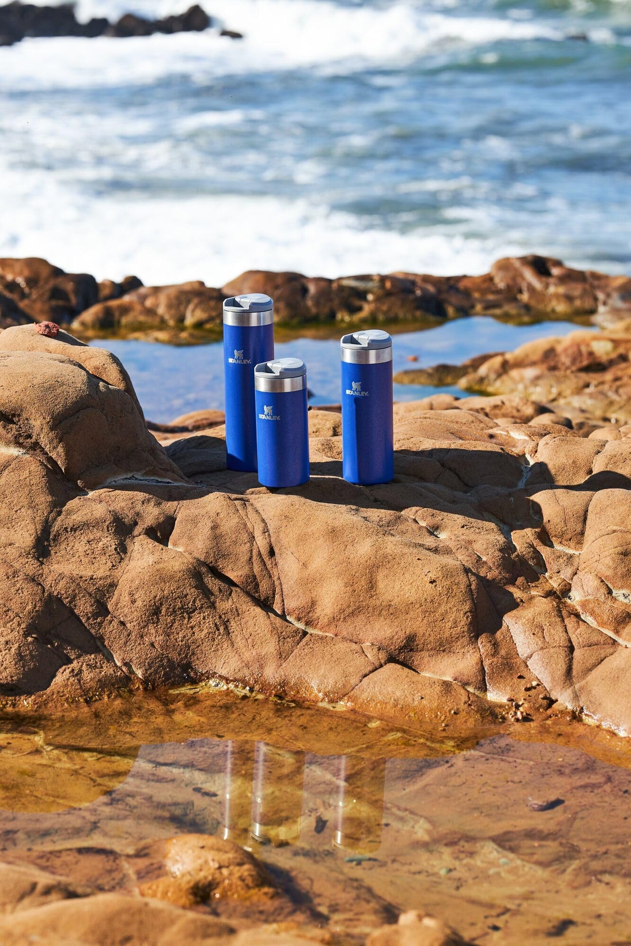 Stanley AeroLight Transit Bottle 20 oz | Locking Drink Through Lid | Leak Resistant Water Bottle or Coffee Travel Mug | Lightweight Insulated Stainless Steel | BPA-Free | Lapis Glimmer