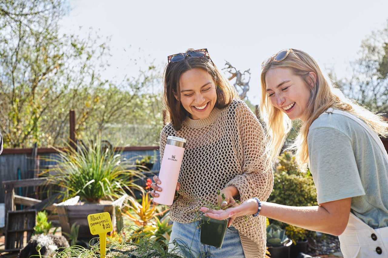 Stanley AeroLight Transit Bottle 20 oz | Locking Drink Through Lid | Leak Resistant Water Bottle or Coffee Travel Mug | Lightweight Insulated Stainless Steel | BPA-Free | Rose Quartz Glimmer