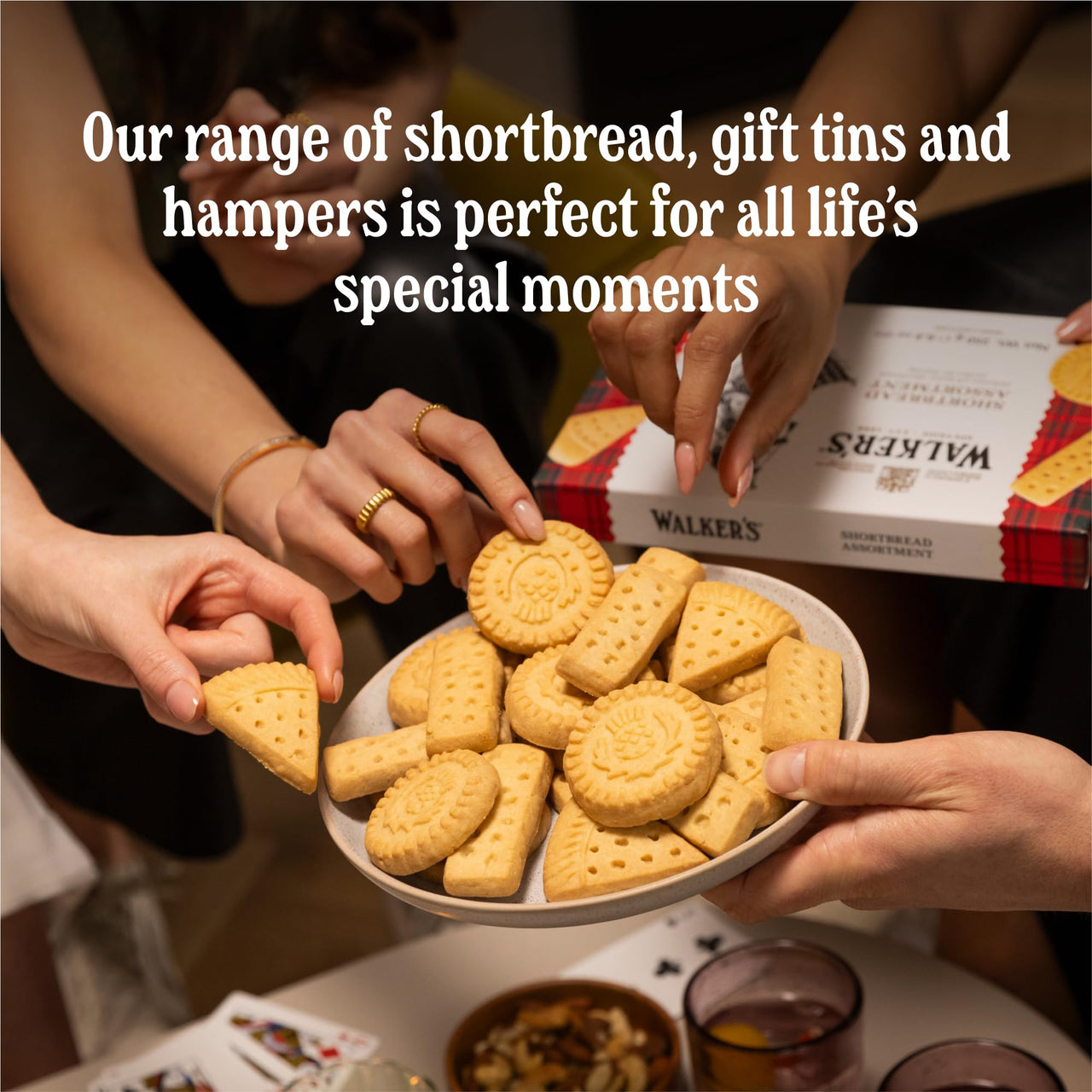 Walker’s Mini Mince Pies - 9 Count Box - Luxury Holiday Treats and Dessert from Scotland, Suitable for Vegetarians