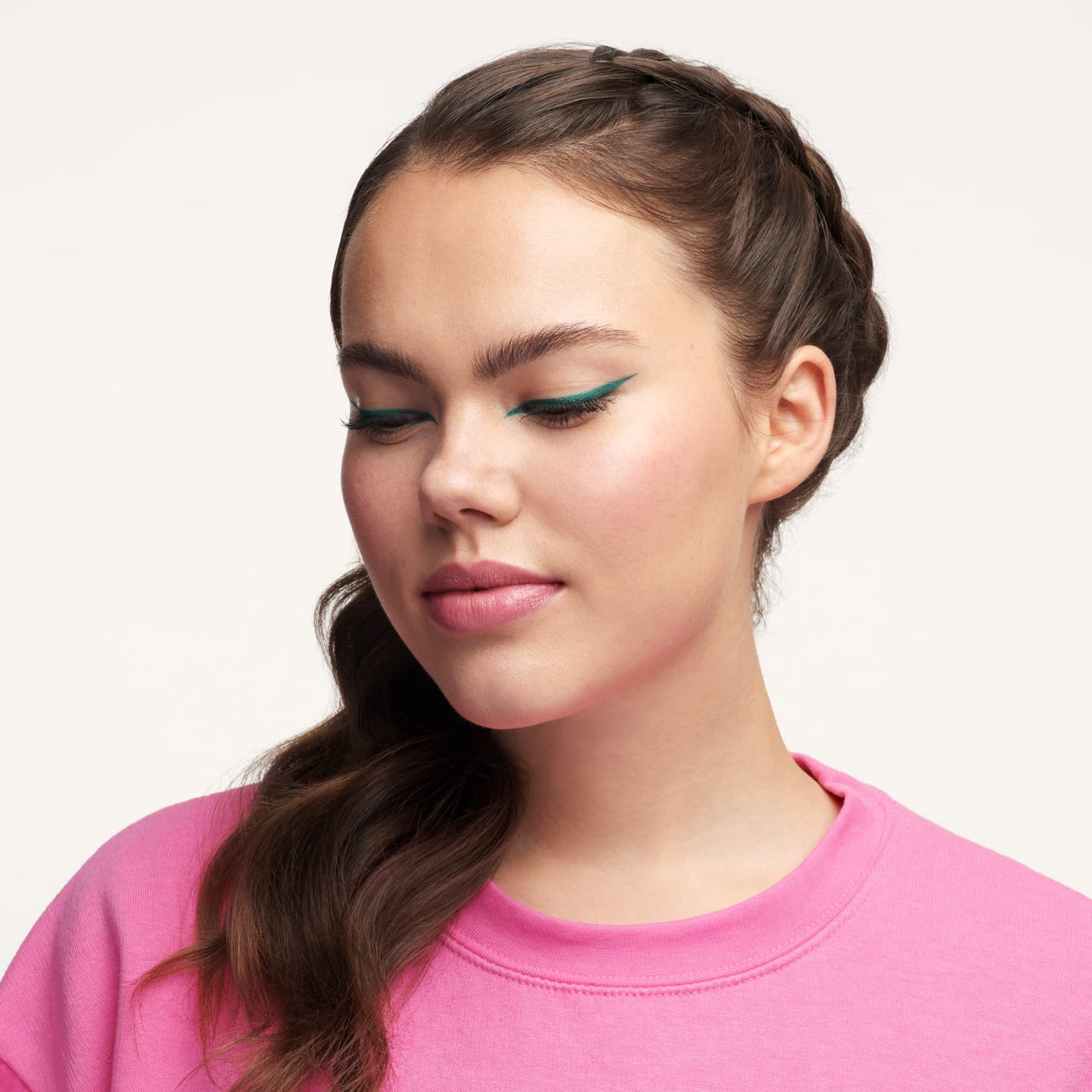 essence | Stay & Play Gel Eyeliner | Super Soft Gel-like Texture | Waterproof & Longlasting | Vegan & Cruelty Free (07 Emerald Dragon)