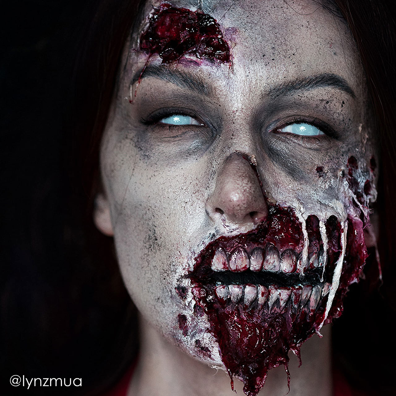 Mehron Makeup Liquid Latex | SFX Makeup | Halloween | Latex Glue for Skin | Prosthetic Glue 1 fl oz (30 ml) (Clear Flesh)