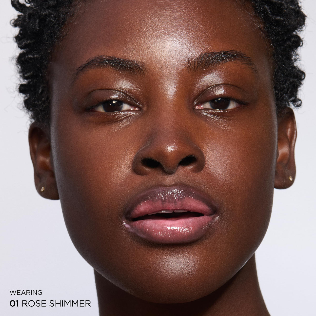 Clarins Natural Lip Perfector | Award-Winning | Sheer Finish Lip Plumping Gloss | Instant 3D Shine | Nourishing, Hydrating, Softening | Contains Natural Plant Extracts With Skincare Benefits