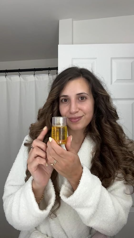 Image 7 of OLAPLEX N??.7 Bonding Hair Oil, High Shine